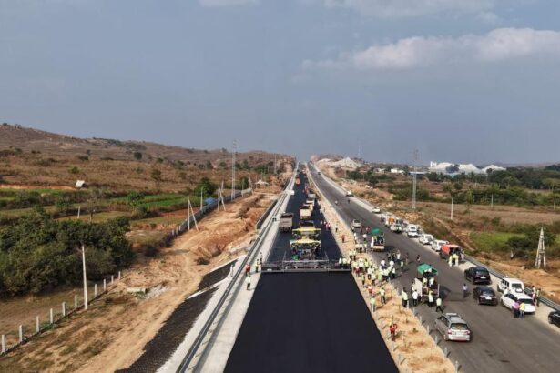 ఆంధ్రప్రదేశ్‌లో బెంగళూరు–కడప–విజయవాడ ఎకనామిక్ కారిడార్‌లో రికార్డు స్థాయిలో నిర్మించిన జాతీయ రహదారి దృశ్యం