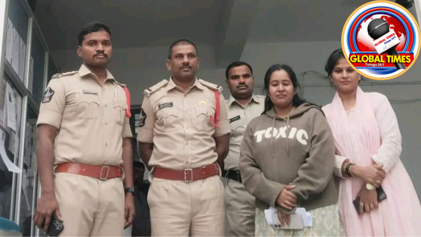 Kurnool police helping women passengers