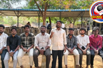 రాయలసీమ హక్కుల కోసం నినాదాలు చేస్తూ నిరసన తెలుపుతున్న విద్యార్థి సంఘాల నాయకులు