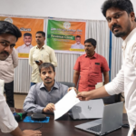 “కర్నూలులో జాయింట్ కలెక్టర్‌కు వినతిపత్రం అందజేస్తున్న రాయలసీమ విద్యార్థి పోరాట సమితి నాయకులు – ఆర్టీఈ అమలుపై చర్చ సందర్భంగా తీసిన దృశ్యం”