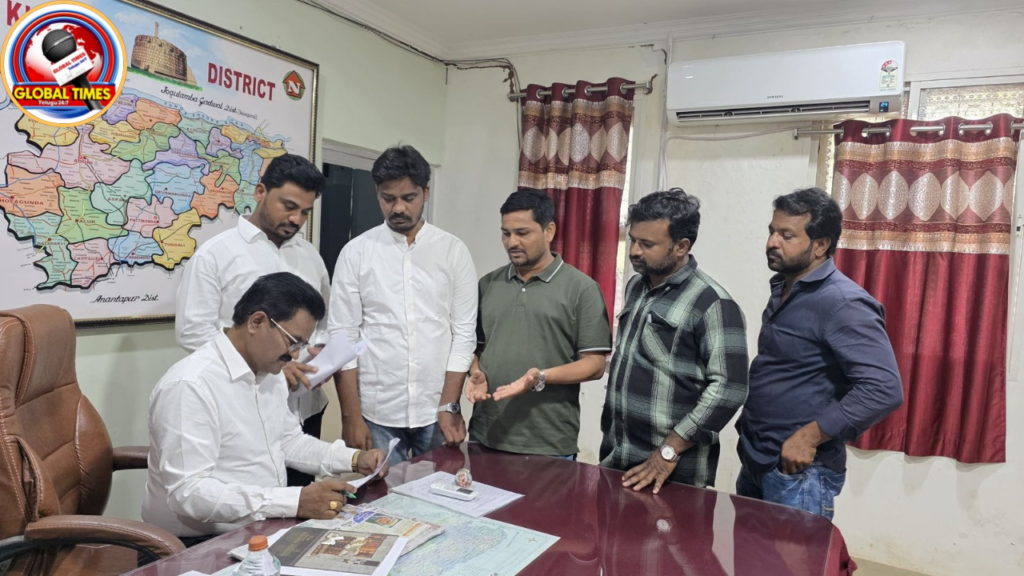 అధిక ఫీజుల దోపిడీపై చర్యలు తీసుకోవాలి: జిల్లా విద్యాశాఖ అధికారికి ఐక్య విద్యార్థి సంఘాల వినతి