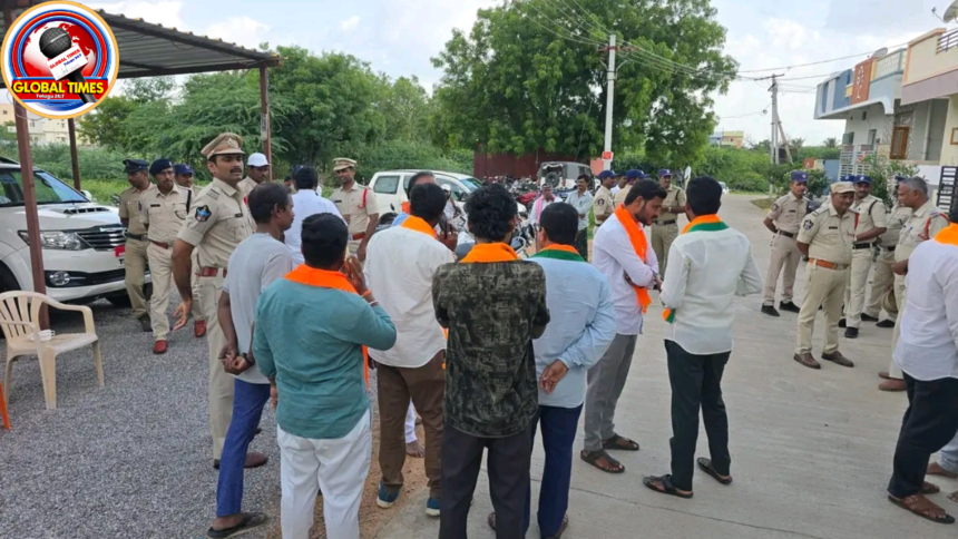 వైసీపీ కార్యాలయానికి వెళ్తున్న ఎమ్మెల్యేను అడ్డుకున్న పోలీసులు